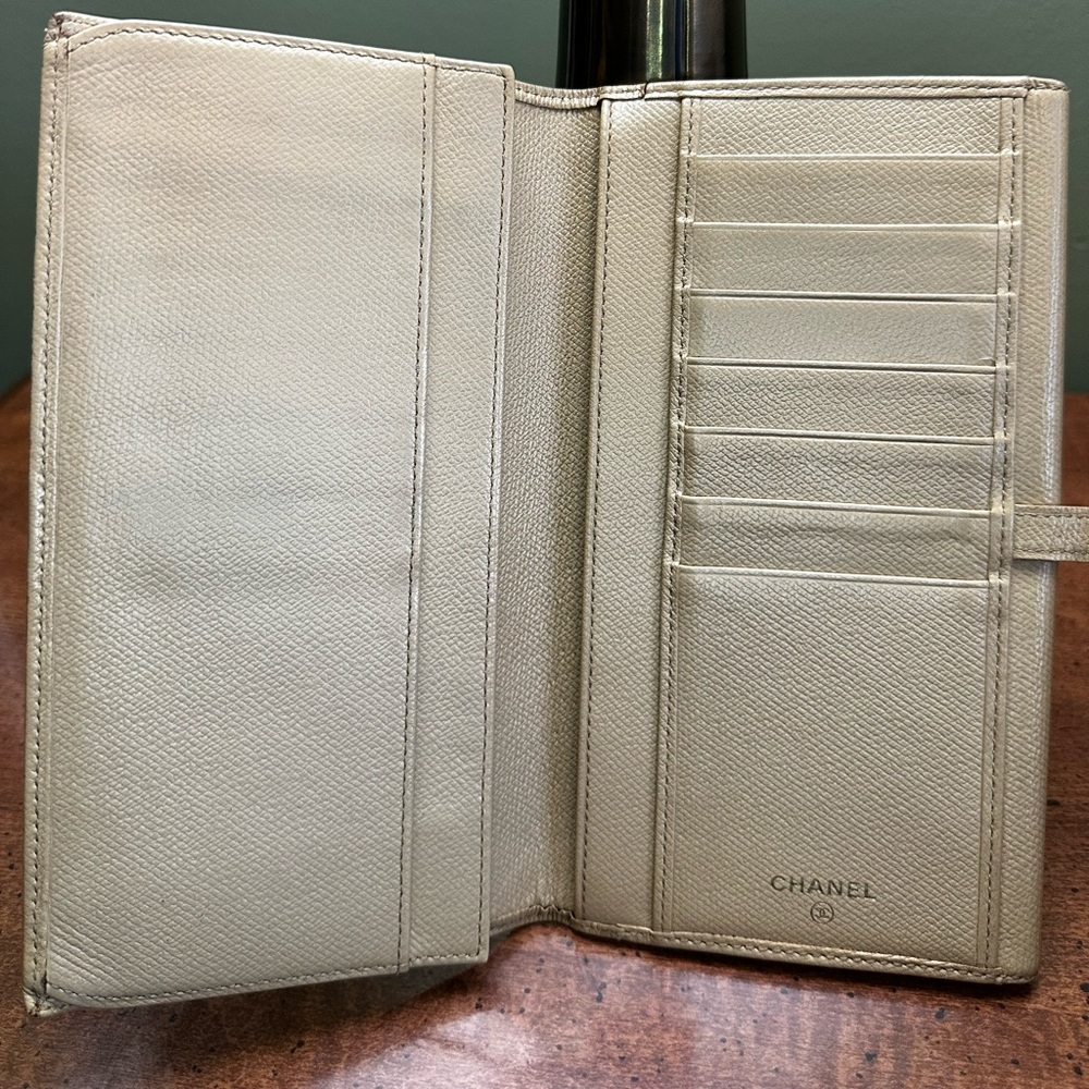 Chanel Coco button Leather flap long bifold wallet beige cream color EUC - Picture 11 of 14